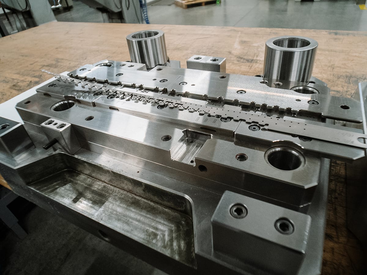 services-custom-dies-pg-039
